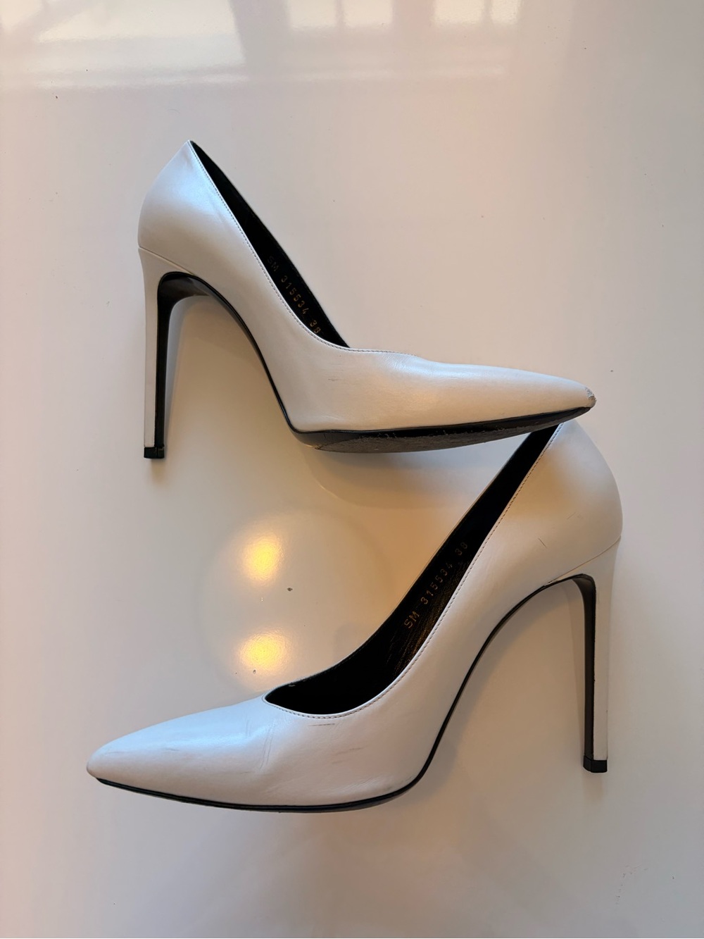 Saint Laurent Cream Pointed Leather Pumps - AUTHENTIC - Picture 2 of 6